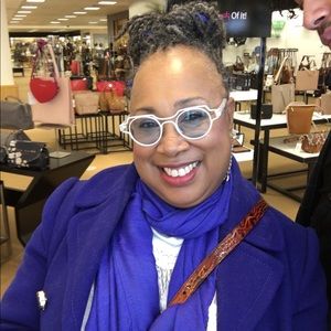 Meet your Posher, Vanessa